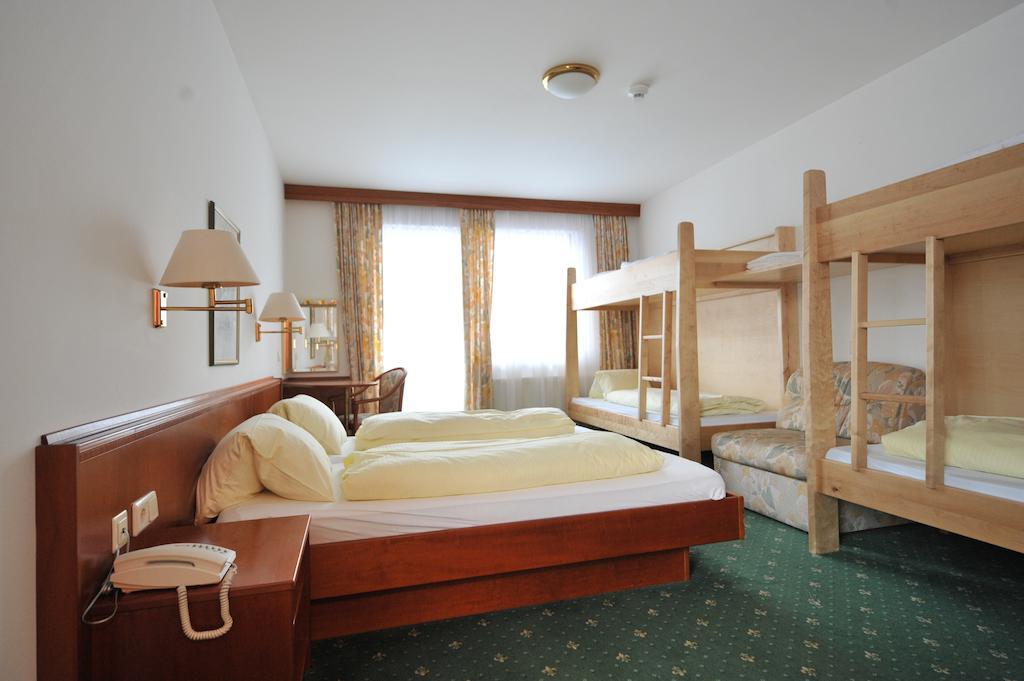 Salzburgerhof Jugend- Und Familienhotel ローファー エクステリア 写真